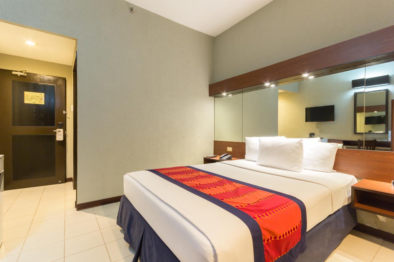 Microtel By Wyndham Eagle Ridge General Trias  Exterior photo