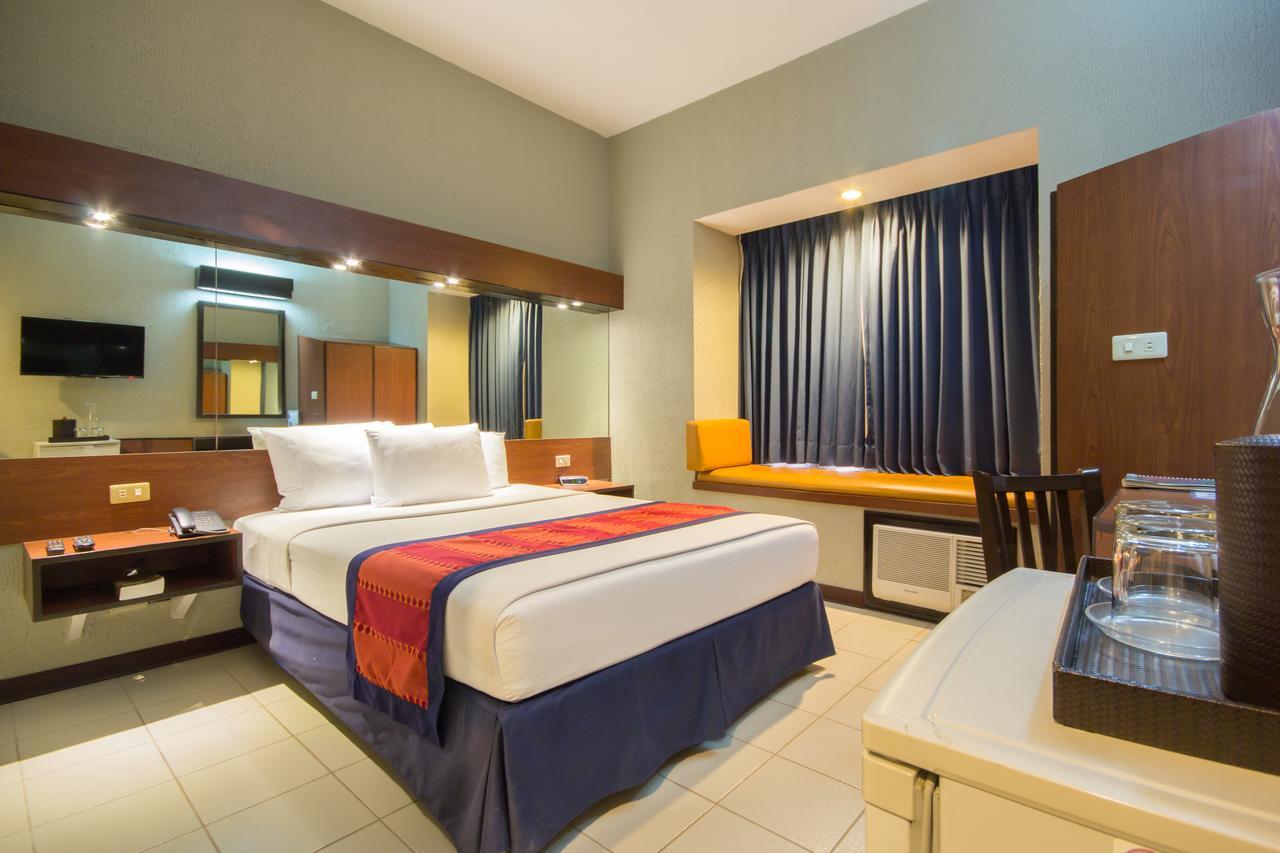 Microtel By Wyndham Eagle Ridge General Trias  Exterior photo