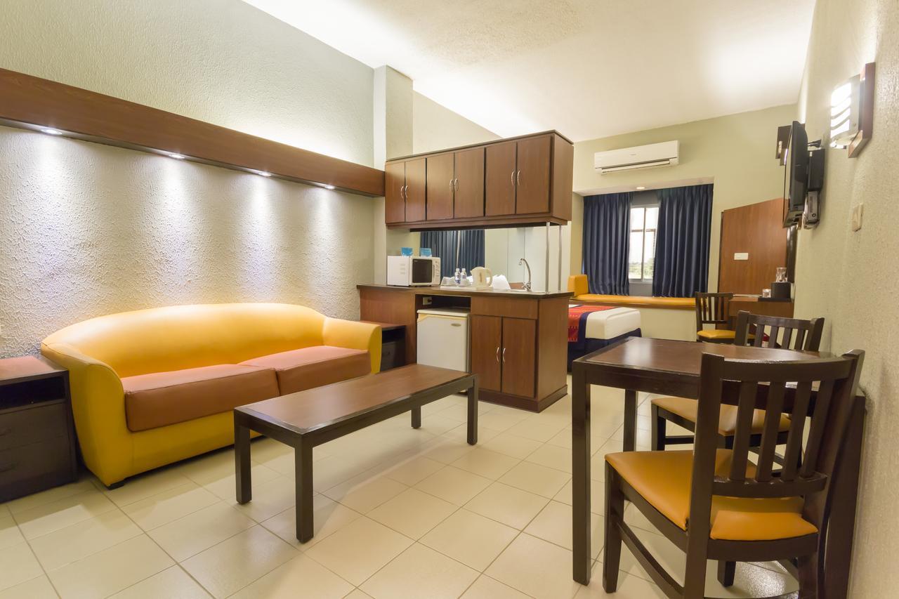 Microtel By Wyndham Eagle Ridge General Trias  Exterior photo